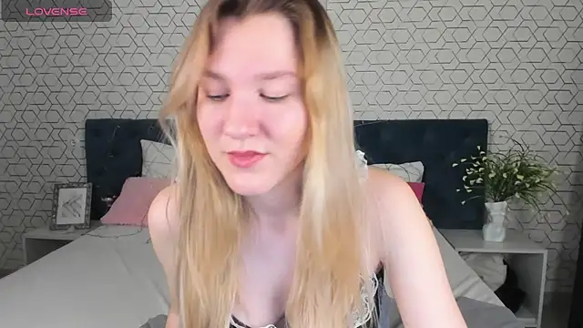 Mariel Brown online show from January 11, 2025, 11:34 am