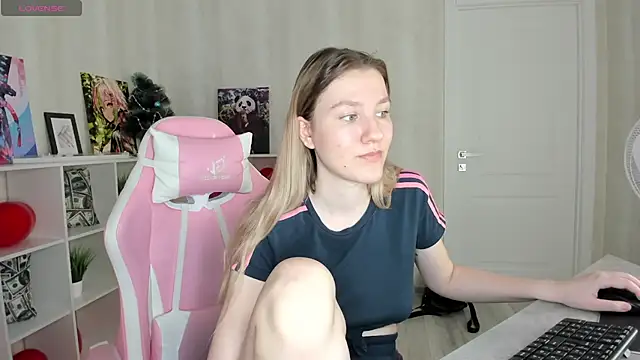 Mariel Brown online show from February 26, 2025, 2:46 pm