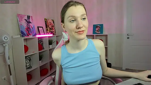 Mariel Brown online show from March 18, 2025, 1:31 pm