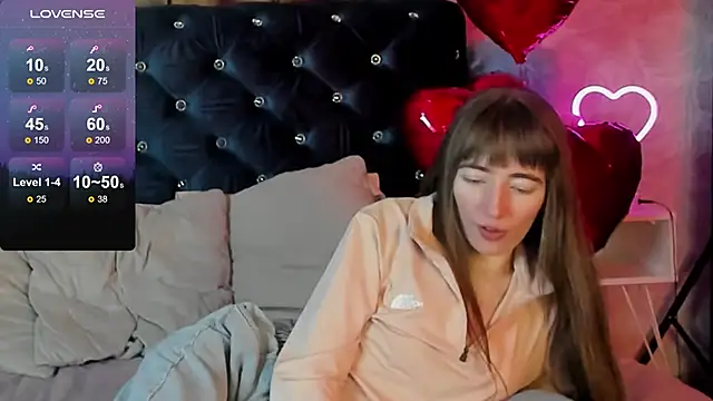 Snapshot of MillicentFarrell chatting on February 2, 2025, 2:48 am MillicentFarrell online show from February 2, 2025, 2:48 am