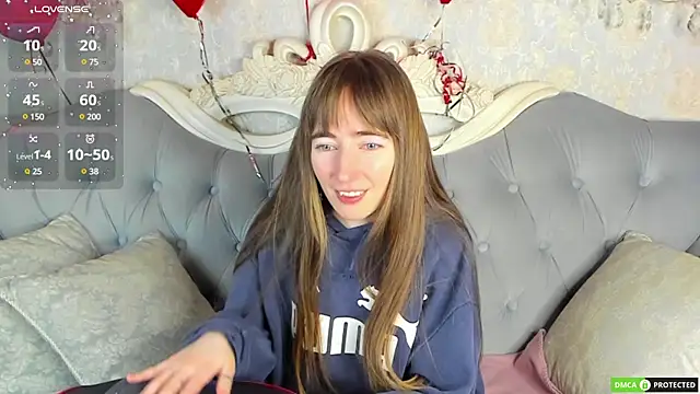 Snapshot of MillicentFarrell chatting on February 19, 2025, 3:39 am MillicentFarrell online show from February 19, 2025, 3:39 am