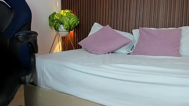 gipsela gomez online show from February 15, 2025, 5:41 am