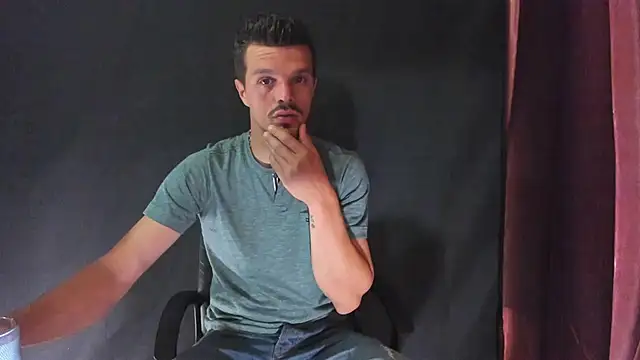 Snapshot of DonyBrown chatting on May 3, 2026, 11:44 pm DonyBrown online show from May 3, 2026, 11:44 pm