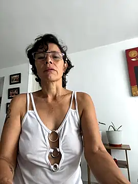 MireyaTorresGu online show from October 2, 2025, 2:46 pm