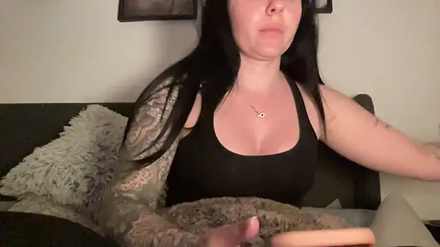 yorkshiregal online show from February 18, 2026, 8:38 pm