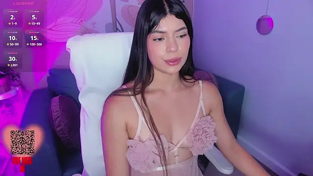 MiaDlucca online show from December 12, 2024, 8:43 pm