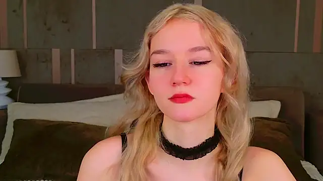 NaomiLoys online show from February 10, 2025, 8:53 pm