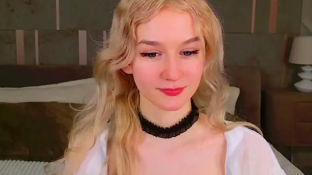 NaomiLoys online show from February 11, 2025, 6:19 am