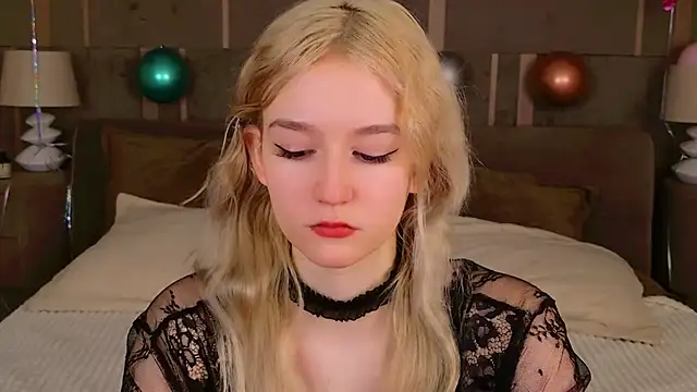 NaomiLoys online show from February 15, 2025, 10:52 pm