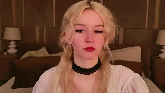 NaomiLoys online show from March 11, 2025, 3:48 am