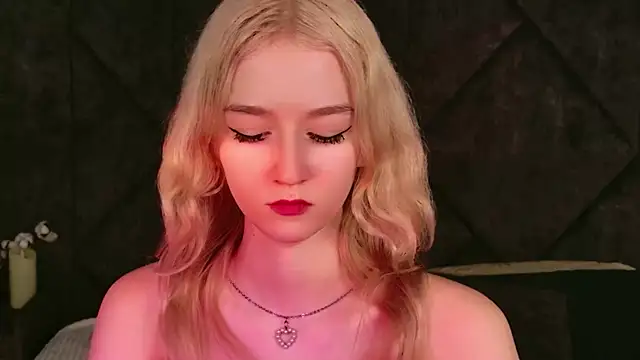 NaomiLoys online show from November 18, 2025, 10:52 am