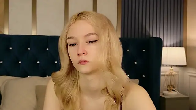 NaomiLoys online show from February 27, 2026, 10:37 am