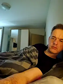 Hectorthyssen1 online show from November 9, 2025, 8:56 am