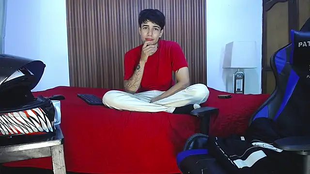 Zacktk7 online show from December 14, 2024, 5:14 pm