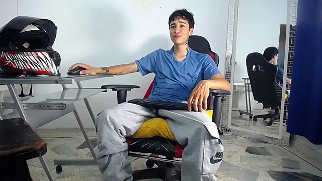 Zacktk7 online show from January 15, 2025, 8:16 pm