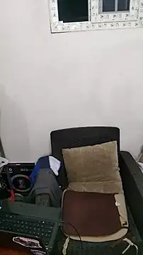 miketripi420 online show from April 11, 2026, 6:29 am