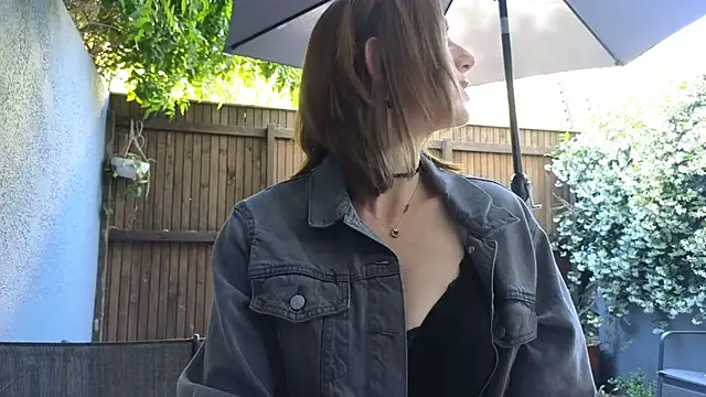 TopsyNextDoor online show from November 5, 2025, 8:14 am