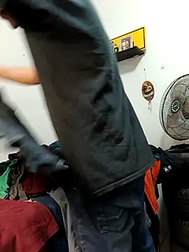 Snapshot of jhonyhot9292 chatting on October 20, 2025, 6:25 am jhonyhot9292 online show from October 20, 2025, 6:25 am