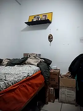 jhonyhot9292 online show from February 7, 2026, 6:28 am