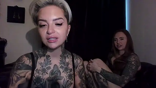 Snapshot of Alexandersonxo chatting on December 21, 2025, 9:27 am Alexandersonxo online show from December 21, 2025, 9:27 am