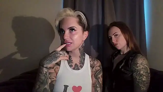 Snapshot of Alexandersonxo chatting on January 17, 2026, 8:52 am Alexandersonxo online show from January 17, 2026, 8:52 am