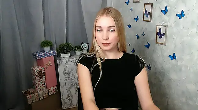 Snapshot of Queen_ofLove chatting on December 13, 2024, 6:16 pm Queen ofLove online show from December 13, 2024, 6:16 pm