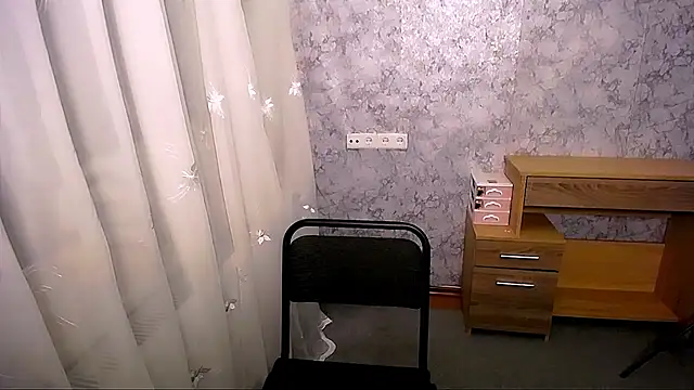 Snapshot of Queen_ofLove chatting on December 23, 2024, 1:56 pm Queen ofLove online show from December 23, 2024, 1:56 pm