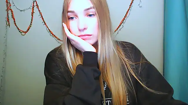 Queen ofLove online show from December 14, 2025, 2:44 pm