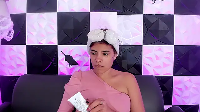 Snapshot of AfroditaMoore chatting on October 30, 2025, 4:14 am AfroditaMoore online show from October 30, 2025, 4:14 am