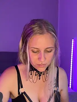 Snapshot of lunawolf21 chatting on September 27, 2025, 8:52 am lunawolf21 online show from September 27, 2025, 8:52 am