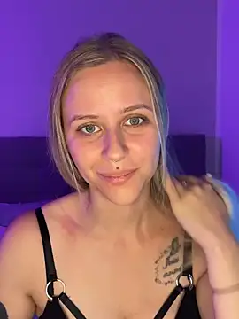 Snapshot of lunawolf21 chatting on October 7, 2025, 6:21 am lunawolf21 online show from October 7, 2025, 6:21 am