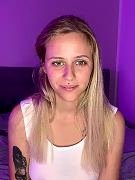 Snapshot of lunawolf21 chatting on October 12, 2025, 9:19 am lunawolf21 online show from October 12, 2025, 9:19 am