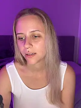 Snapshot of lunawolf21 chatting on October 13, 2025, 7:03 pm lunawolf21 online show from October 13, 2025, 7:03 pm