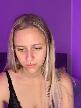 Snapshot of lunawolf21 chatting on October 17, 2025, 6:27 am lunawolf21 online show from October 17, 2025, 6:27 am