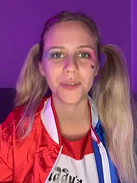 Snapshot of lunawolf21 chatting on October 18, 2025, 5:46 pm lunawolf21 online show from October 18, 2025, 5:46 pm