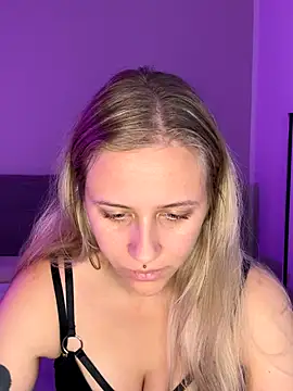 Snapshot of lunawolf21 chatting on October 20, 2025, 6:47 am lunawolf21 online show from October 20, 2025, 6:47 am