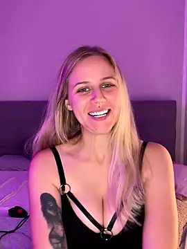 Snapshot of lunawolf21 chatting on October 24, 2025, 7:16 am lunawolf21 online show from October 24, 2025, 7:16 am