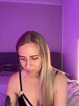 Snapshot of lunawolf21 chatting on October 31, 2025, 7:31 am lunawolf21 online show from October 31, 2025, 7:31 am