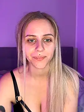 Snapshot of lunawolf21 chatting on November 12, 2025, 7:42 am lunawolf21 online show from November 12, 2025, 7:42 am