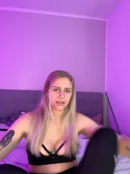 Snapshot of lunawolf21 chatting on November 13, 2025, 7:40 am lunawolf21 online show from November 13, 2025, 7:40 am