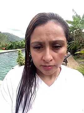 Keittly  online show from February 21, 2025, 9:54 pm