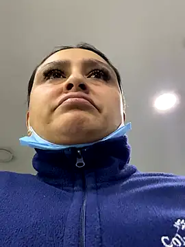 Keittly  online show from October 3, 2025, 1:46 am