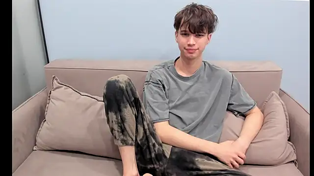 Snapshot of Im_Shine_Guy chatting on October 18, 2025, 8:42 pm Im Shine Guy online show from October 18, 2025, 8:42 pm