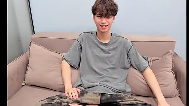 Snapshot of Im_Shine_Guy chatting on October 21, 2025, 1:28 am Im Shine Guy online show from October 21, 2025, 1:28 am