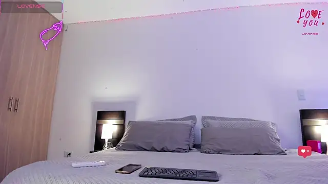 AndreaVelasco online show from February 7, 2026, 9:07 pm