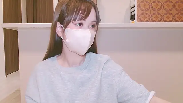  hina chan  online show from April 10, 2026, 1:49 pm