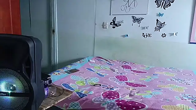 luxandracon23 online show from March 14, 2025, 1:13 pm