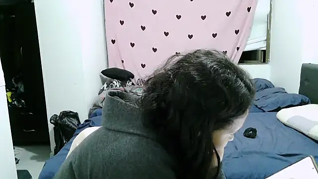 luxandracon23 online show from November 6, 2025, 12:11 am