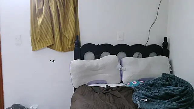 Snapshot of luxandracon23 chatting on March 9, 2026, 6:34 pm luxandracon23 online show from March 9, 2026, 6:34 pm