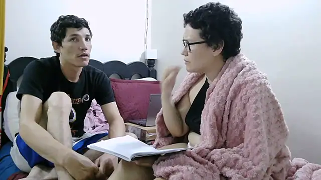 Snapshot of luxandracon23 chatting on April 11, 2026, 7:45 am luxandracon23 online show from April 11, 2026, 7:45 am